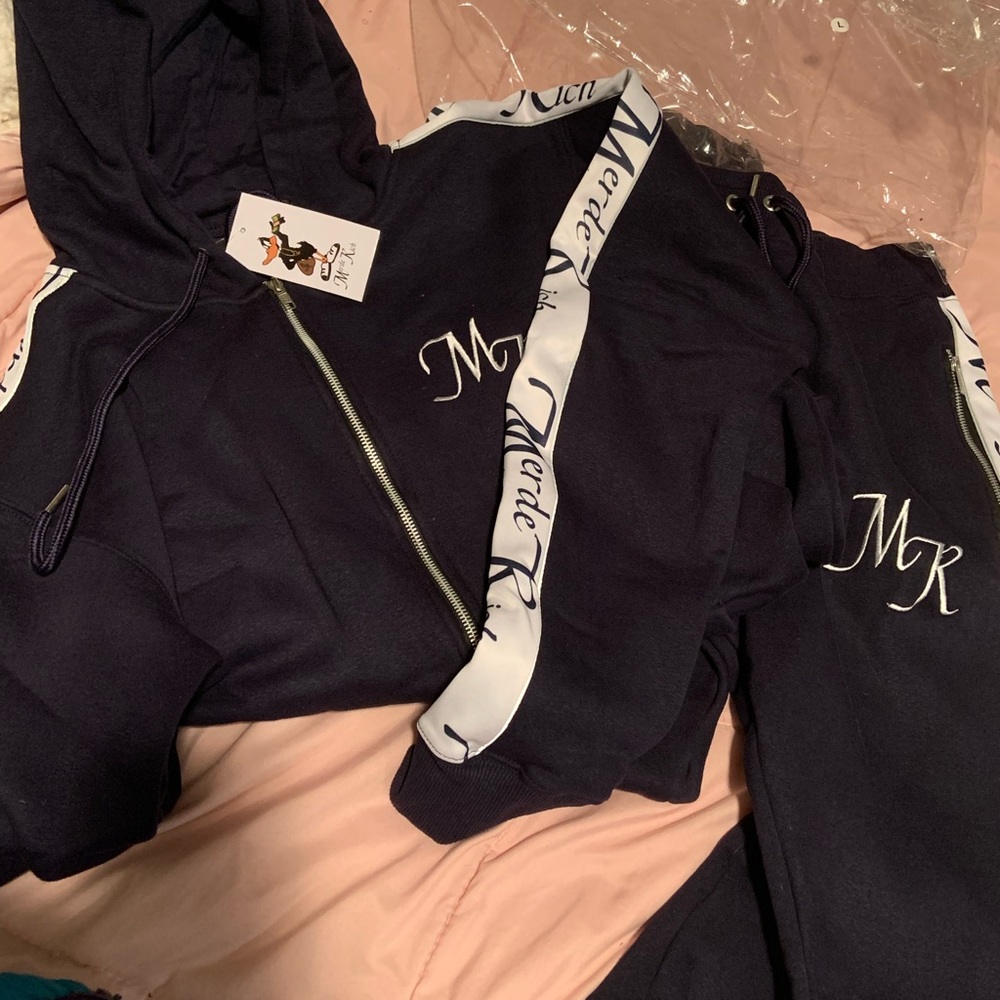 Murder Rich two piece sweatsuit very good quality!!